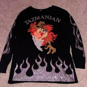 This dolls kill  tee is stylish for you perfect grunge / edgy look